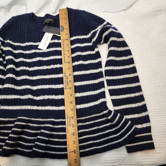 NWT Banana Republic Wool Cashmere Banana Sweater Peplum Hem Navy White Size SP - Picture 9 of 16